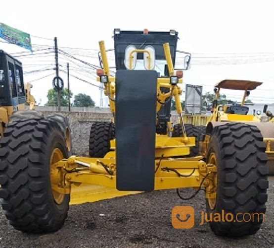 Alat Berat Motor Grader Komatsu GD705A-4 Tahun 2011