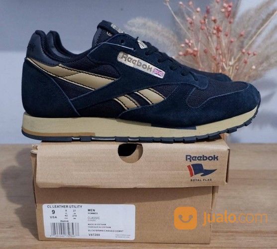 Sepatu Reebok Classic Utility Blue Navy