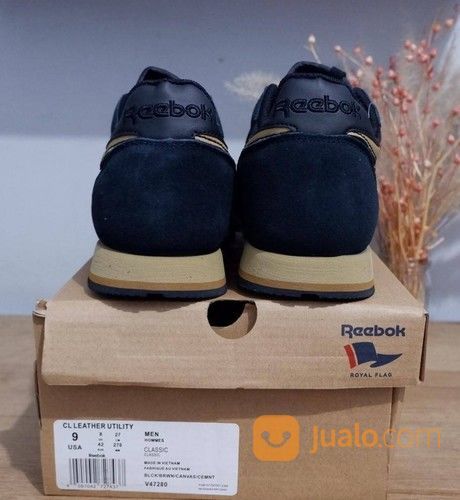Sepatu Reebok Classic Utility Blue Navy