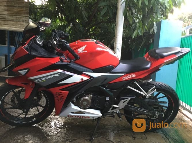 Honda CBR 150 Facelift Tahun 2016 Racing Red