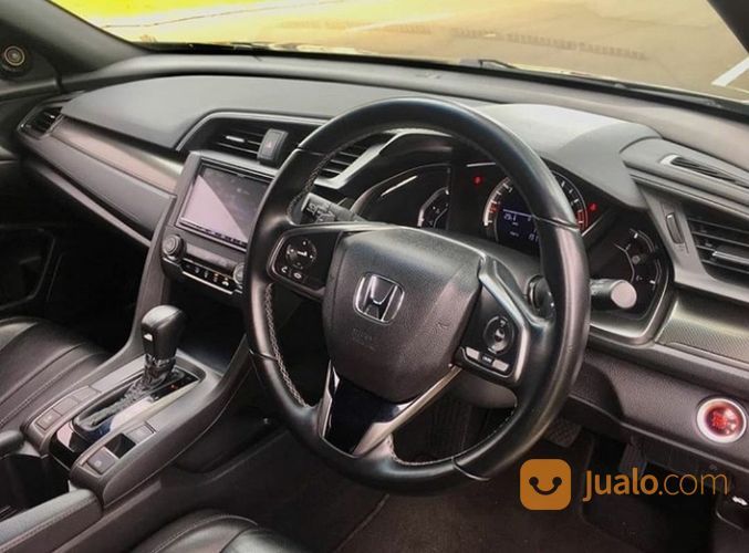Honda Civic TURBO Hatchback 2017 Hitam Tgn 01 TERAWAT