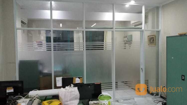 PARTISI ALUMINIUM DAN KACA