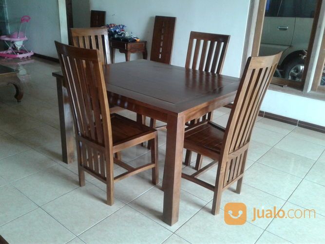 Meja Dinner Jati Klasik Istana Jati