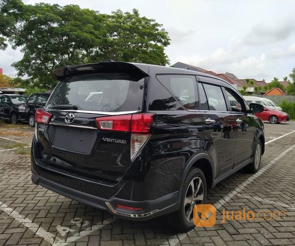 Toyota KIJANG INNOVA VENTURER 2.4 DIESEL MANUAL