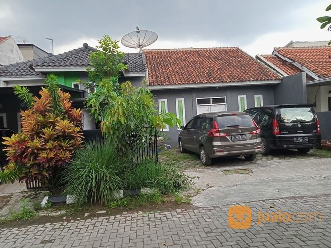 Rumah Dekat Jatos Jalan Sayang Jatinangor Perumahan Ikopin Depan Brimob