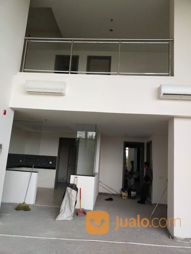 Butik Vila Apartemen ST Moritz Puri Indah Kondisi Bare 2 Lantai