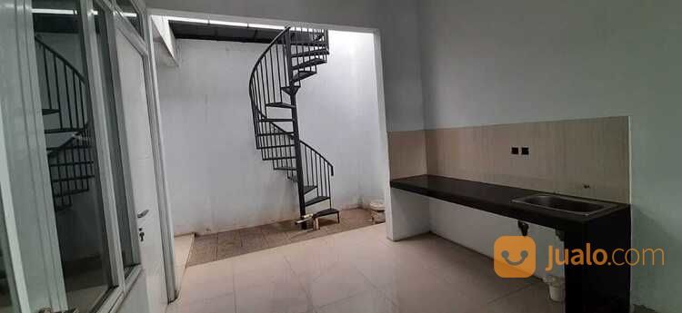 Rumah SIAP HUNI Di JATIASIH BEKASI CARPORT 2 MOBIL KAMAR TIDUR 3 KAMAR MANDI 3