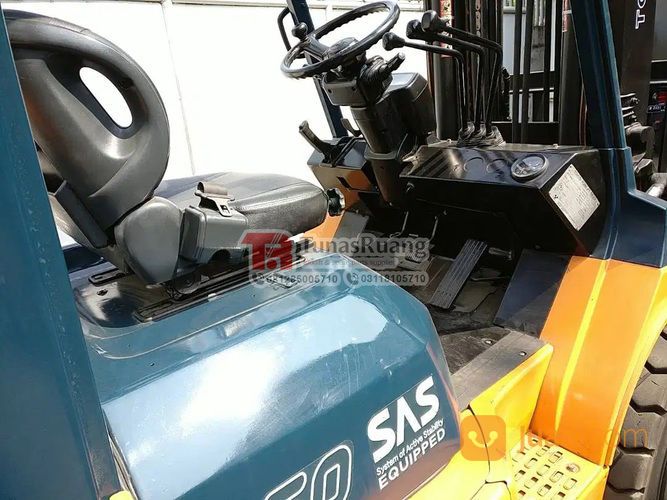 Forklift Seri 7 5 Ton Bahan Bakar Solar Engine Diesel Berkualitas