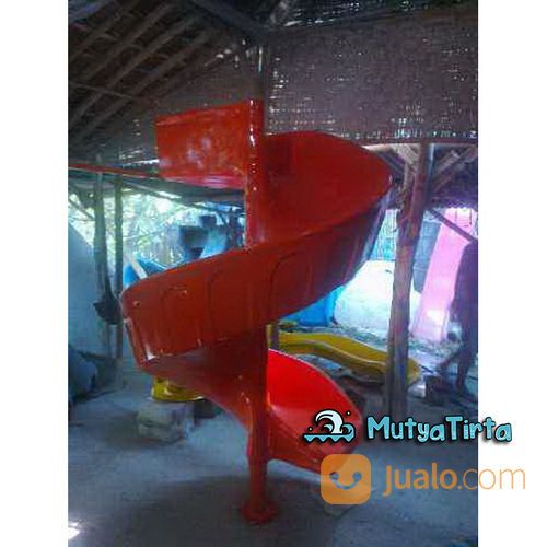 Perosotan Fiberglass Spiral Dengan Tangga Besi