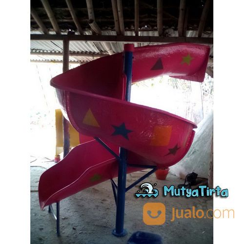 Perosotan Fiberglass Spiral Dengan Tangga Besi