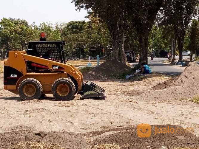 Rental Skid Steer Loader 236B Caterpillar