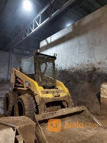 Rental Skid Steer Loader 236B Caterpillar