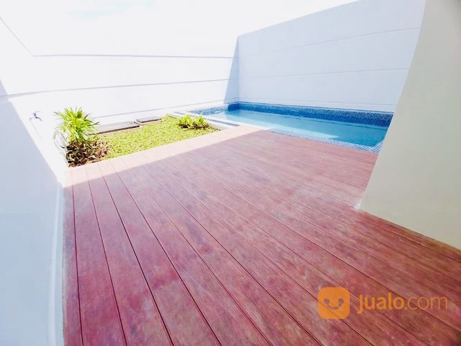 Rumah Dengan Private Pool Sidoarjo