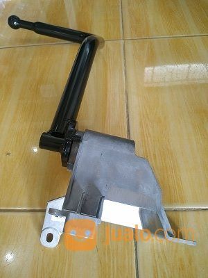 Gagang Spion Isuzu GIGA NMR71 Sebelah Kiri