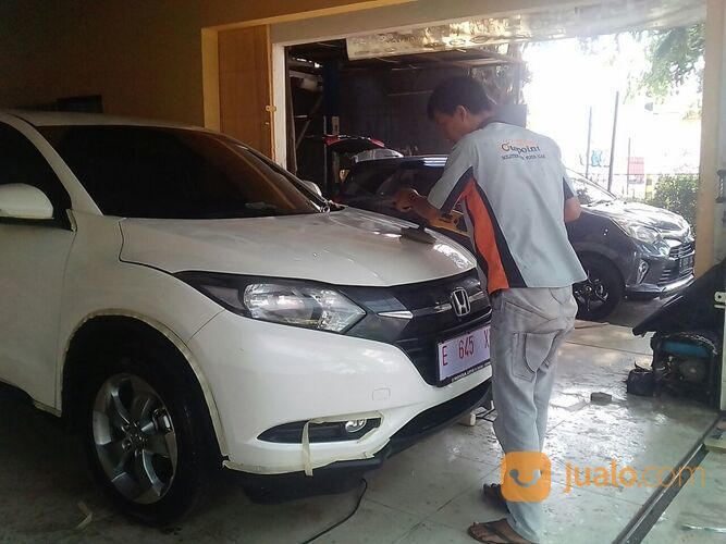 Mobil Tampil Mempesona Pelindung Cat