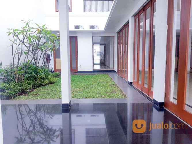 RUMAH BARU DI PONDOK INDAH Hadap Timur, Jakarta Selatan