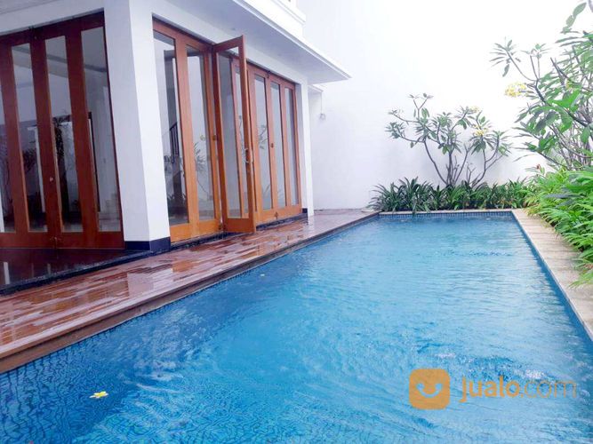 RUMAH BARU DI PONDOK INDAH Hadap Timur, Jakarta Selatan