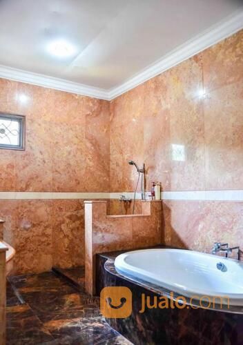 Rumah 3 Lantai Di Taman Patra Kuningan Jakarta Selatan