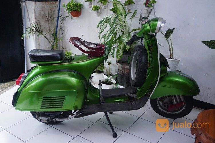 Jasa Foto Couple / Prewedding Dengan Vespa Di Tmii