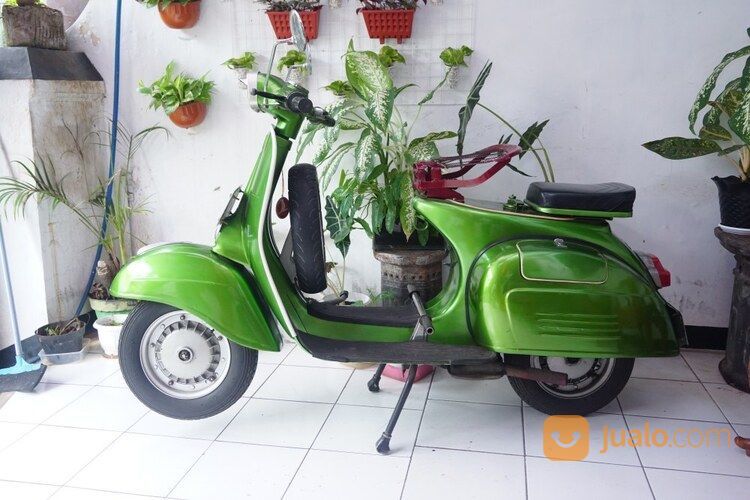 Jasa Foto Couple / Prewedding Dengan Vespa Di Tmii