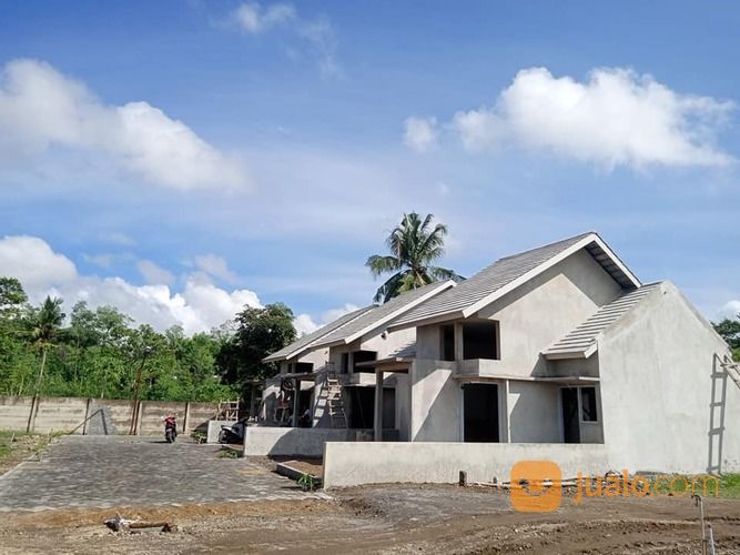 RUMAH DI PRAYA BARAT - GRAND BATUJAI RESIDENCE - LOMBOK