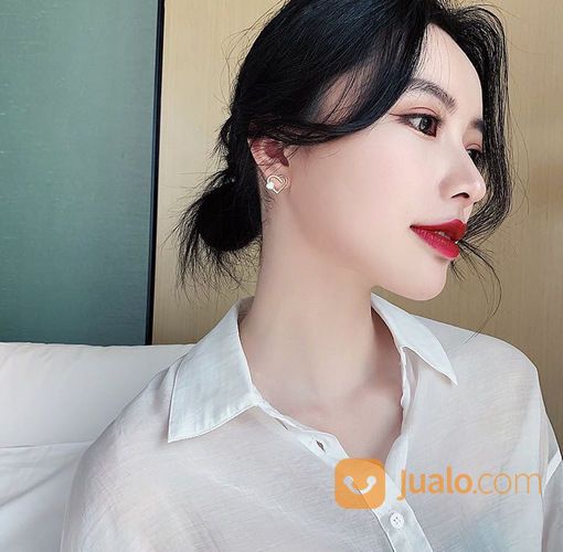 ANTING PERHIASAAN DAILY BENTUK LOVE BERLAPIS EMAS TITANIUM
