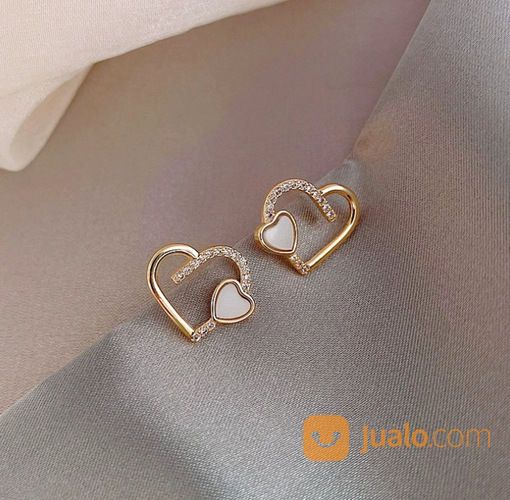 ANTING PERHIASAAN DAILY BENTUK LOVE BERLAPIS EMAS TITANIUM