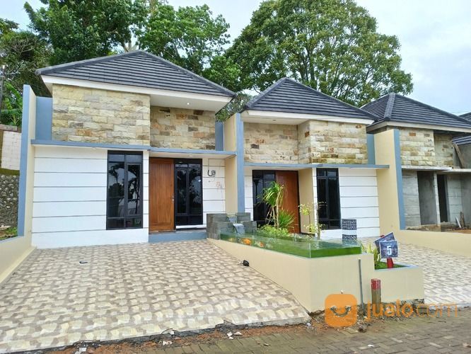 RUMAH MEWAH DENGAN PEMANDANGAN YANG INDAH DI SEMARANG