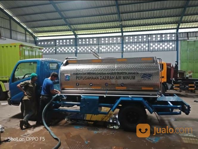 TANGKI STAINLES TRUK TANGKI STAINLESS JASA PEMBUATAN TRUK TANGKI KAROSERI TANGKI AIR MINYAK BBM CPO