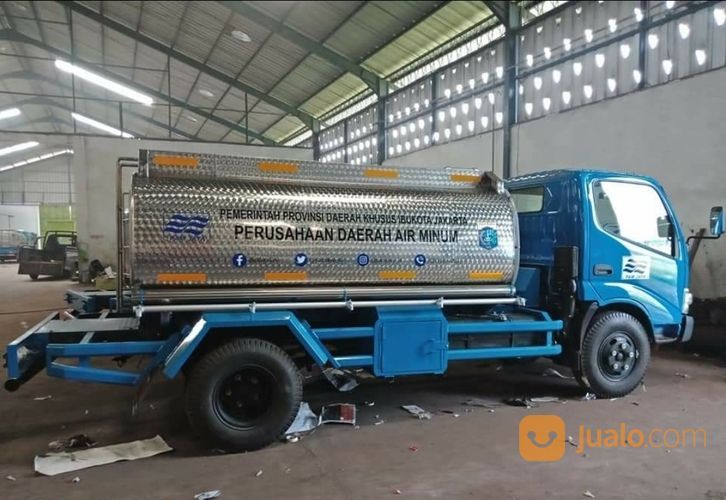 TANGKI STAINLES TRUK TANGKI STAINLESS JASA PEMBUATAN TRUK TANGKI KAROSERI TANGKI AIR MINYAK BBM CPO