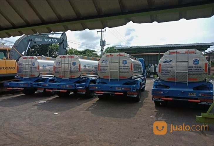 TANGKI STAINLES TRUK TANGKI STAINLESS JASA PEMBUATAN TRUK TANGKI KAROSERI TANGKI AIR MINYAK BBM CPO