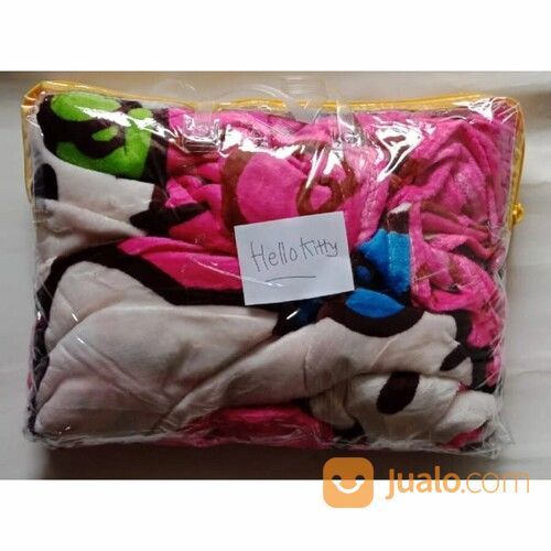Selimut Bulu Akiko Rosanna Ukuran 150x200 Motif Hellokitty