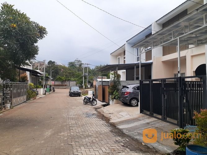 Rumah Luas Dan HOOK Di PADALARANG Dekat IKEA Dan Lapangan GOLF KBP