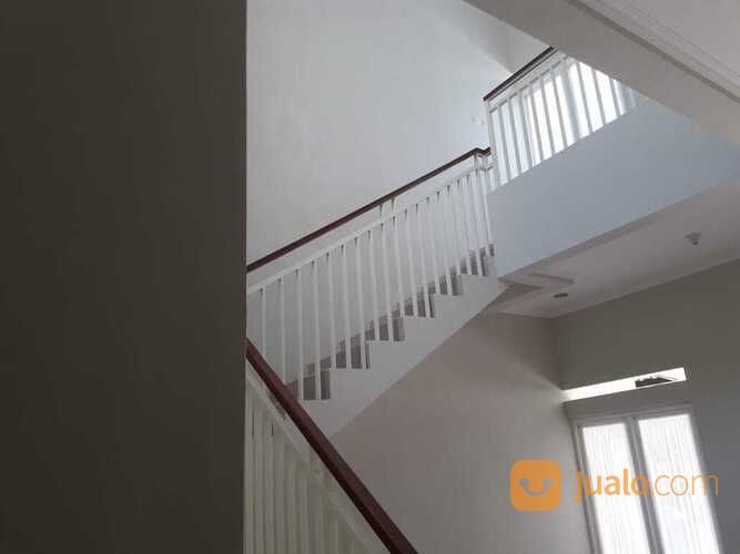 Rumah Baru 2 Lantai Di Jalan Ikan Gurami Kota Malang