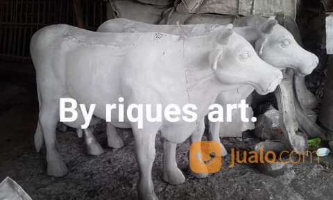 Patung Sapi Di Boyolali, Semarang, Klaten, Ponorogo Dan Surabaya.