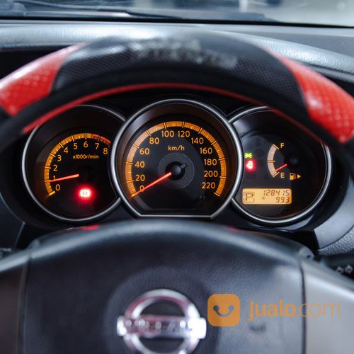 NISSAN LIVINA X-GEAR AT RED 2010