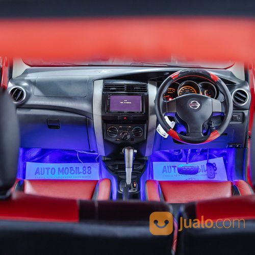 NISSAN LIVINA X-GEAR AT RED 2010