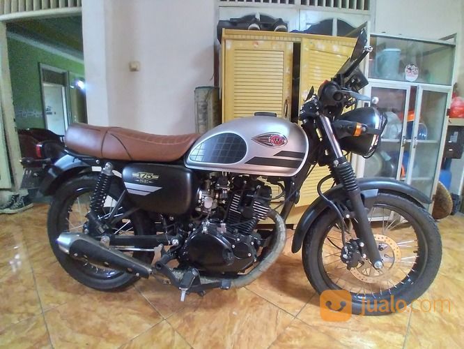 Kawasaki W 175 Caferacer Th2019. Kondisi Mulus .Km 5000an Jarang Pakai .Surat Lengkap