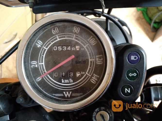 Kawasaki W 175 Caferacer Th2019. Kondisi Mulus .Km 5000an Jarang Pakai .Surat Lengkap