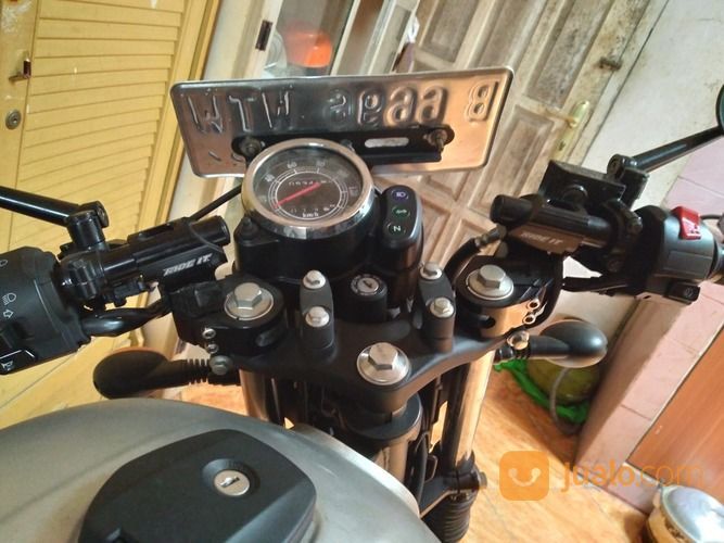 Kawasaki W 175 Caferacer Th2019. Kondisi Mulus .Km 5000an Jarang Pakai .Surat Lengkap