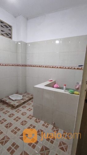 Rumah Besar Dan Nyaman Di Kawasan Rawang Timur, Kota Padang