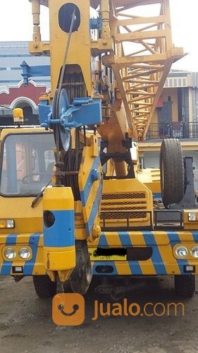 Mobile Crane Kato NK200 Kapasitas 20 Ton