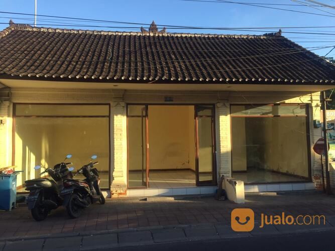 Toko 1 Lantai Dekat Pantai Di Jl. Batubelig Kerobokan Bali