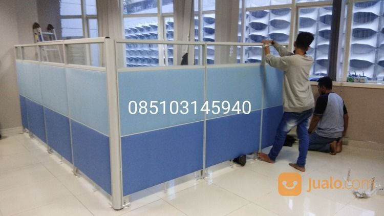 Partisi Kantor Pembatas Ruang Kerja