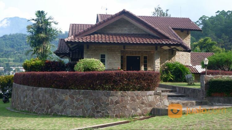 Rumah Villa Bukit Pinus Suasana Sejuk Di Kota Batu