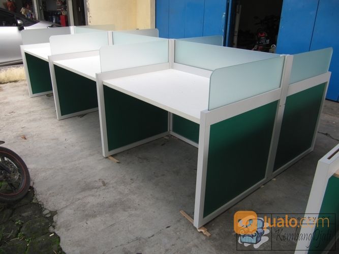 Meja Partisi Kantor 6 Orang