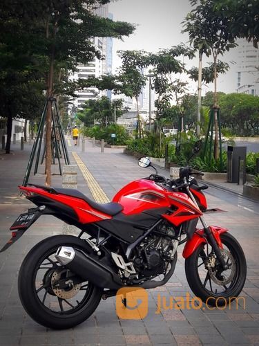 HONDA Motor CB150R 2018 Merah Silver Low KM, Pajak Panjang, Kondisi Mulus Harga Murah