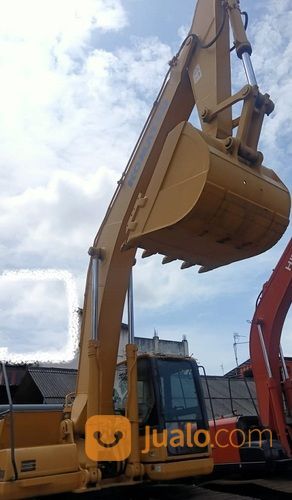 Excavator Komatsu PC300-8MO Tahun 2015