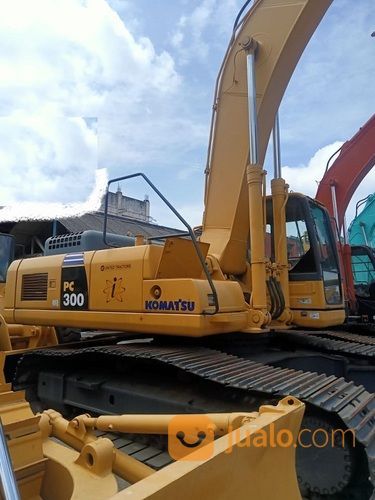Excavator Komatsu PC300-8MO Tahun 2015