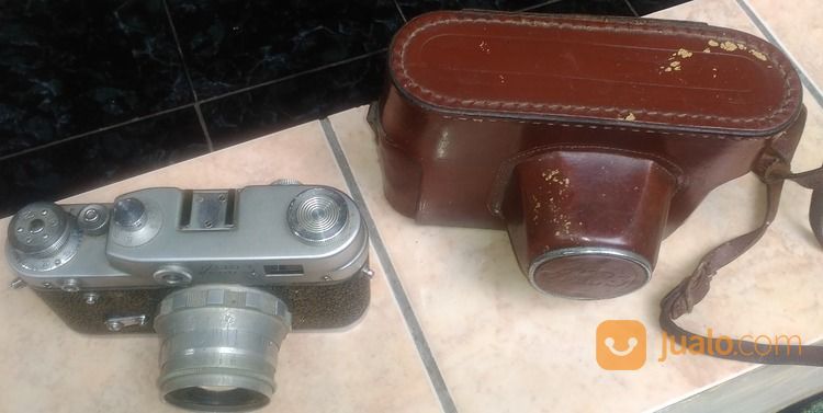 Barang Antik. Kamera Analog . Soviet FED-3 .